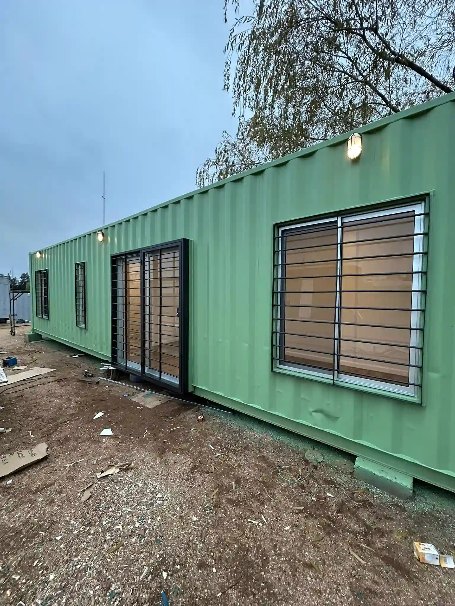Casa contenedor 30 m² — compacta, luminosa y segura